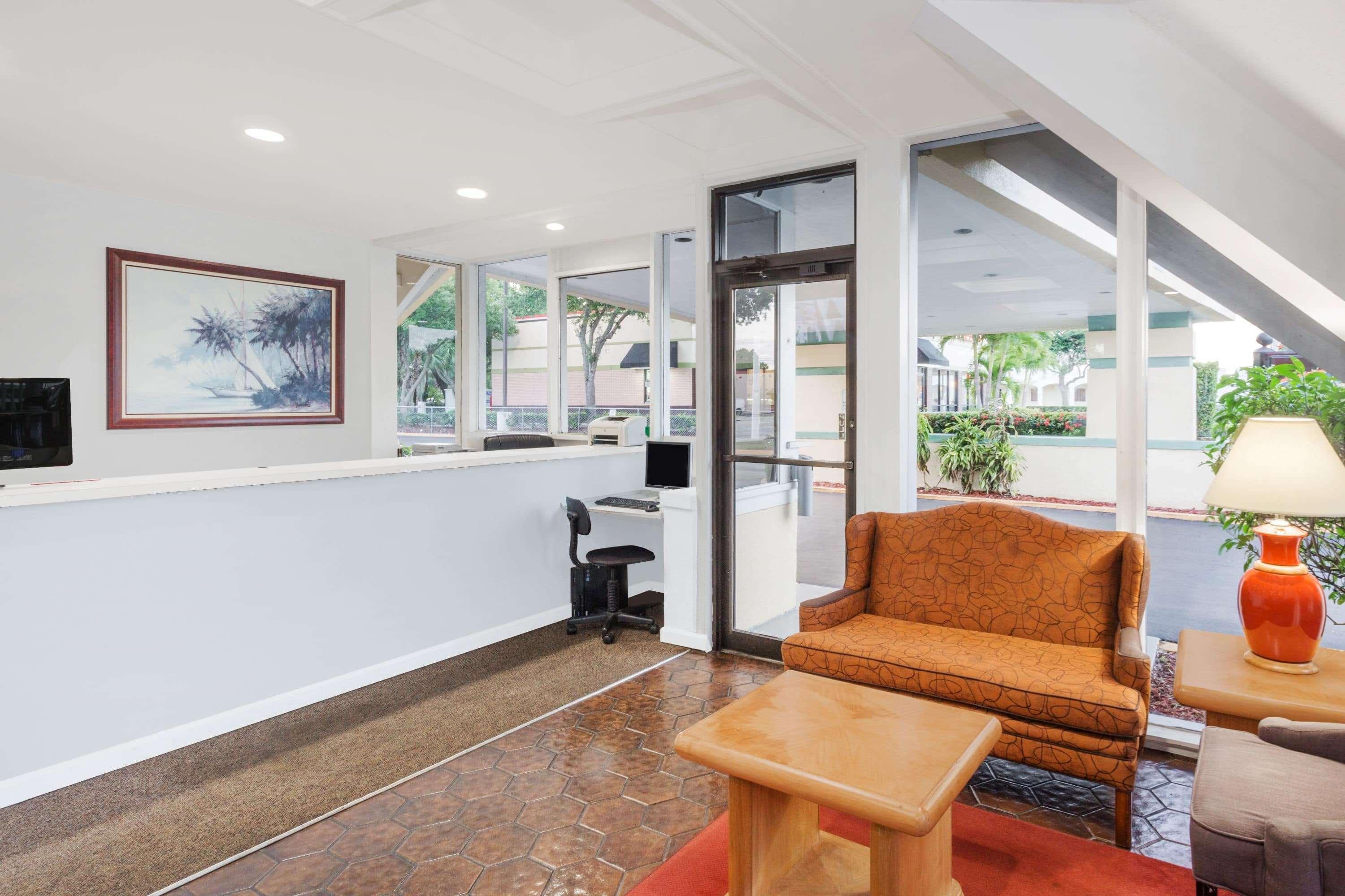 Howard Johnson By Wyndham Vero Beach / Downtown Exteriör bild