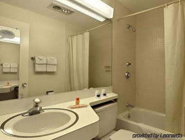 Howard Johnson By Wyndham Vero Beach / Downtown Exteriör bild